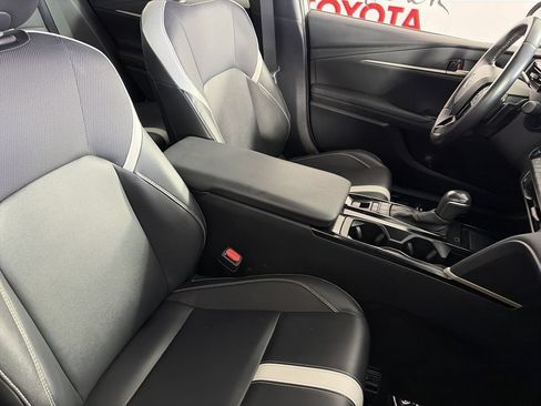Used 2025 Toyota Camry SE FWD image 24