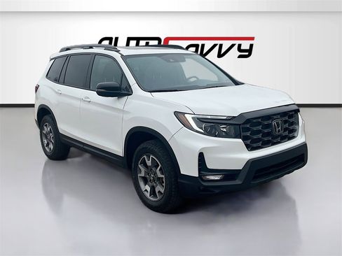 Used 2023 Honda Passport TrailSport image 1