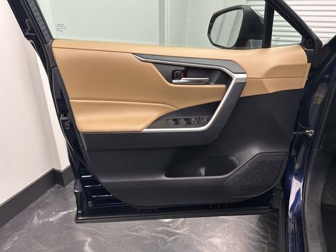 Used 2023 Toyota RAV4 XLE image 16