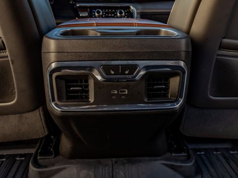 Used 2025 GMC Sierra 2500 Denali Ultimate image 32