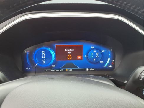 Used 2020 Ford Escape Titanium image 16