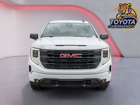 Used 2024 GMC Sierra 1500 Elevation image 2