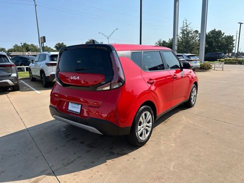 Used 2023 Kia Soul LX FWD image 5