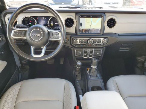 Used 2023 Jeep Wrangler Unlimited Sahara image 22