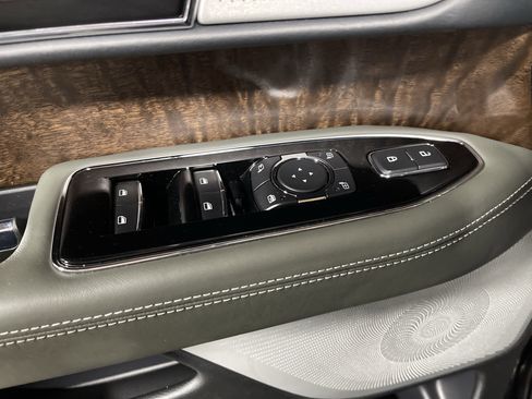 Used 2022 Lincoln Navigator Black Label image 9