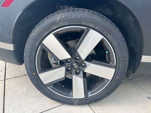 Certified 2024 Hyundai Santa Fe Limited FWD image 8