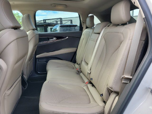 Used 2023 Lincoln Nautilus Reserve AWD/4WD image 23