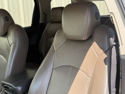 Used 2014 GMC Acadia SLT FWD image 17