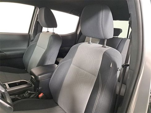 Used 2020 Toyota Tacoma TRD Off-Road image 20