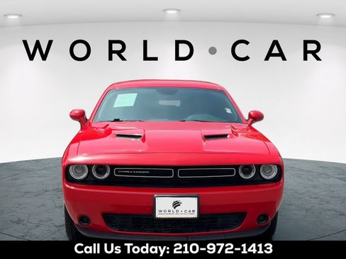 Used 2018 Dodge Challenger SXT w/ Super Sport Group (SS/T) RWD image 2