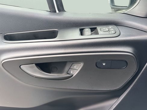 Used 2025 Mercedes-Benz Sprinter 2500 image 23