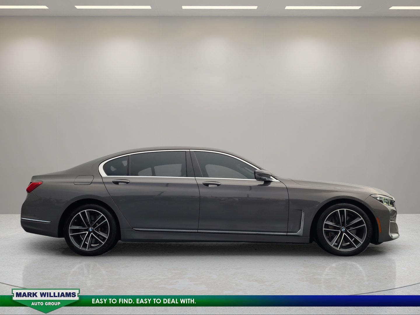 Used 2022 BMW 750i xDrive w/ Executive Package AWD/4WD image 2
