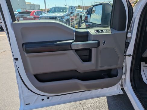 Used 2017 Ford F150 XLT w/ Equipment Group 301A Mid AWD/4WD image 12