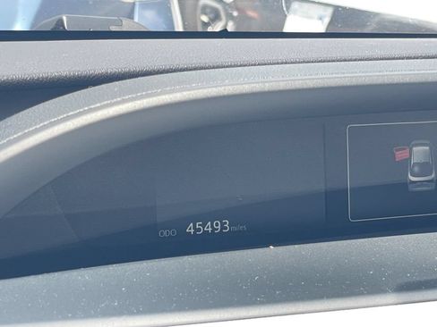 Used 2022 Toyota Prius XLE FWD image 10