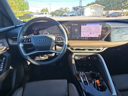 Certified 2025 Audi Q5 Premium Plus w/ Premium Plus AWD/4WD image 2