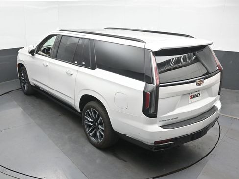 Used 2024 Cadillac Escalade ESV Sport Platinum AWD/4WD image 39