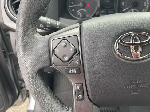 Certified 2023 Toyota Tacoma TRD Off-Road w/ Technology Package AWD/4WD image 22