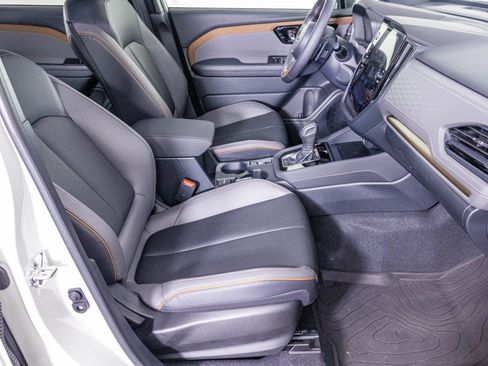 Used 2025 Subaru Forester Sport image 38