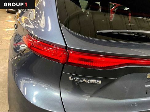 Certified 2024 Toyota Venza Limited image 28