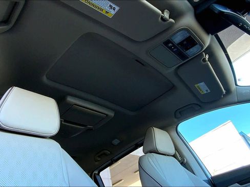 Used 2023 Honda Odyssey Elite image 14