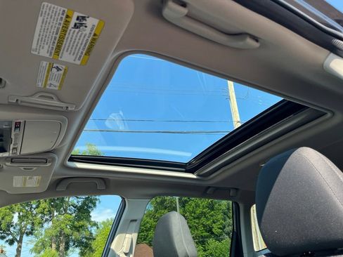 Used 2021 Subaru Forester Premium AWD/4WD image 28