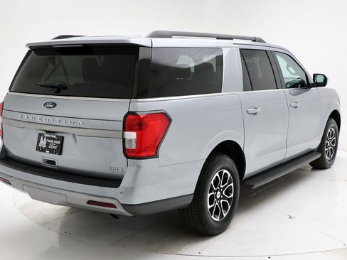 Used 2024 Ford Expedition Max XLT image 9