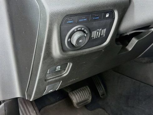 Used 2023 Jeep Grand Cherokee 4WD 4xe image 10