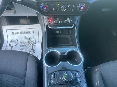 Used 2018 GMC Terrain SLE w/ Driver Convenience Package image 12