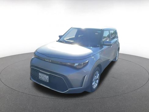 Used 2025 Kia Soul LX w/ LX Technology Package image 7