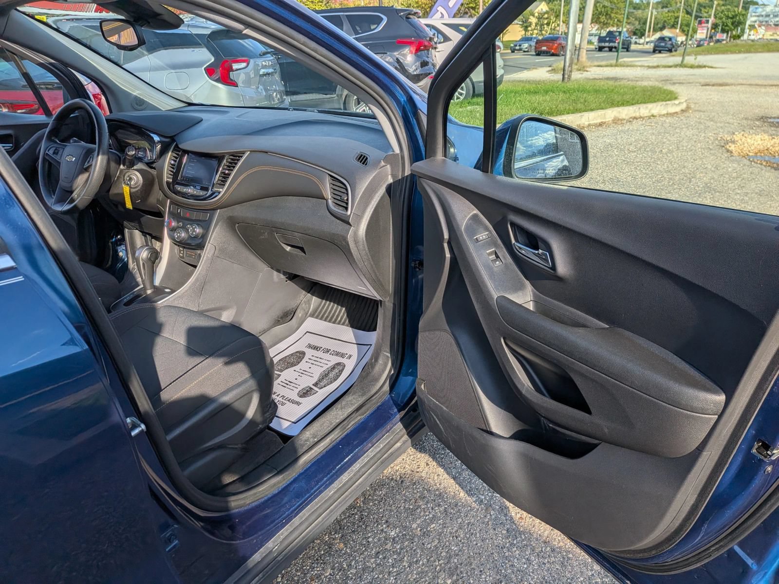 Used 2020 Chevrolet Trax LT FWD image 33