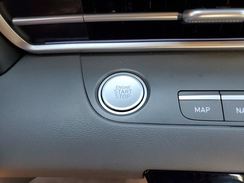Used 2025 Hyundai Elantra SEL FWD image 24