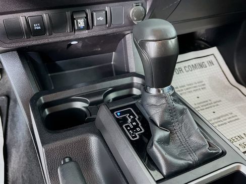 Used 2021 Toyota Tacoma TRD Sport AWD/4WD image 23