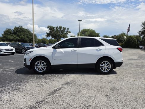 Certified 2024 Chevrolet Equinox LS FWD image 9