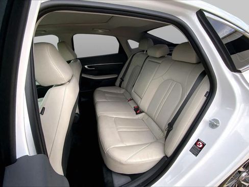 Used 2022 Hyundai Sonata Limited w/ Preferred Accessory Package FWD image 21