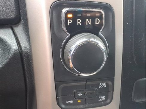 Used 2016 RAM 1500 Classic SLT w/ Luxury Group AWD/4WD image 9
