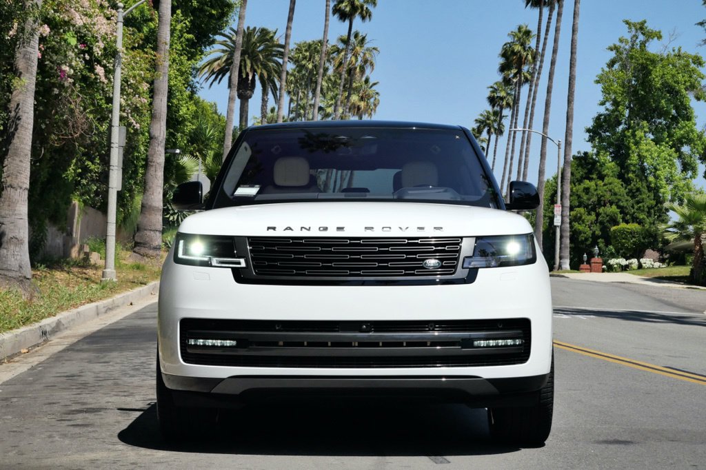 Used 2023 Land Rover Range Rover Long Wheelbase SE AWD/4WD image 6
