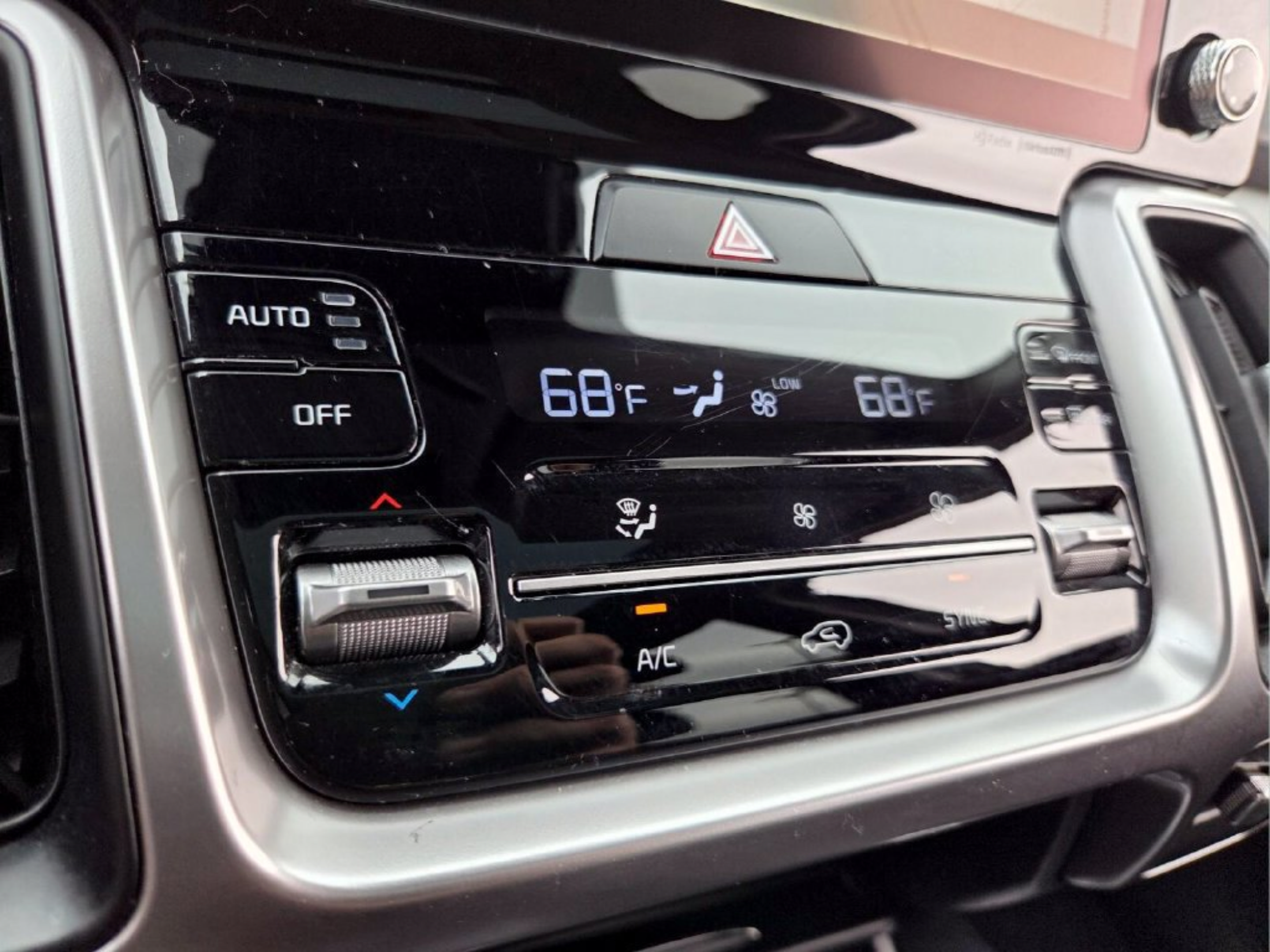 Certified 2022 Kia Sorento X-Line EX AWD/4WD image 23