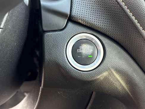 Used 2019 Chevrolet Equinox Premier FWD image 17