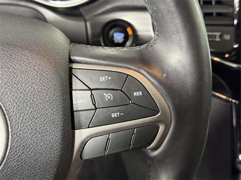 Used 2020 Jeep Grand Cherokee Limited image 24