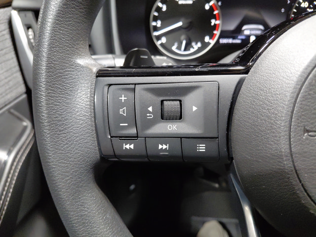 Used 2023 Nissan Rogue SV AWD/4WD image 32