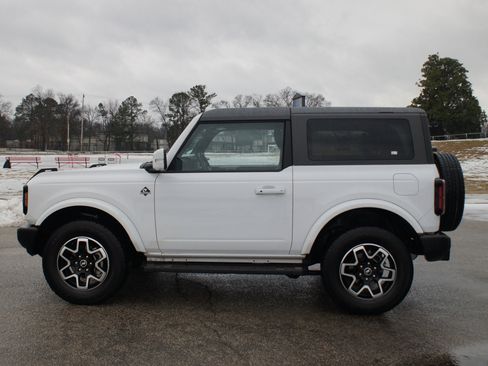 Used 2023 Ford Bronco Outer Banks image 14