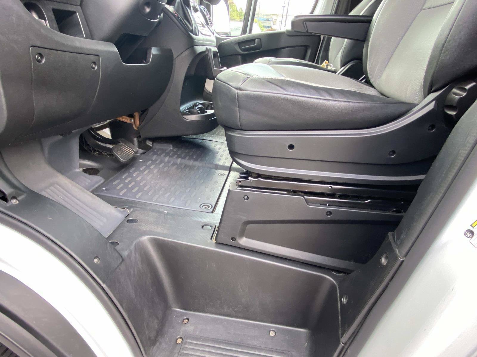 Used 2025 RAM ProMaster 2500 w/ Convenience Group FWD image 21