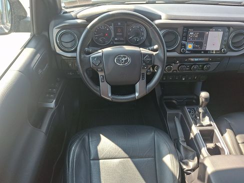 Used 2021 Toyota Tacoma TRD Sport w/ TRD Premium Sport Package AWD/4WD image 11