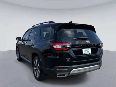 Certified 2025 Honda Pilot Elite image 6