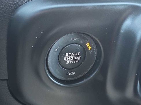 Used 2018 Jeep Wrangler Unlimited Sport S image 24