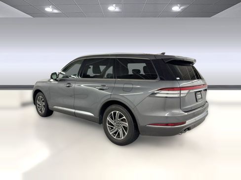 Used 2021 Lincoln Aviator 2WD w/ Elements Package image 3