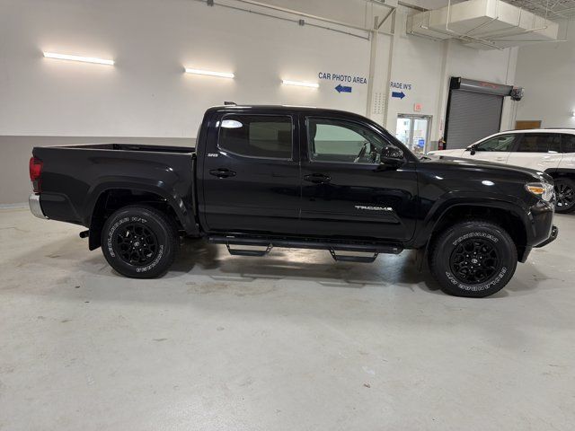 Used 2022 Toyota Tacoma SR5 AWD/4WD image 10