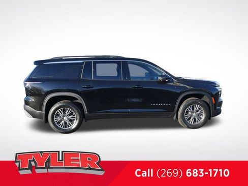 Used 2026 Chevrolet Traverse LT w/ Driver Confidence Package AWD/4WD image 9