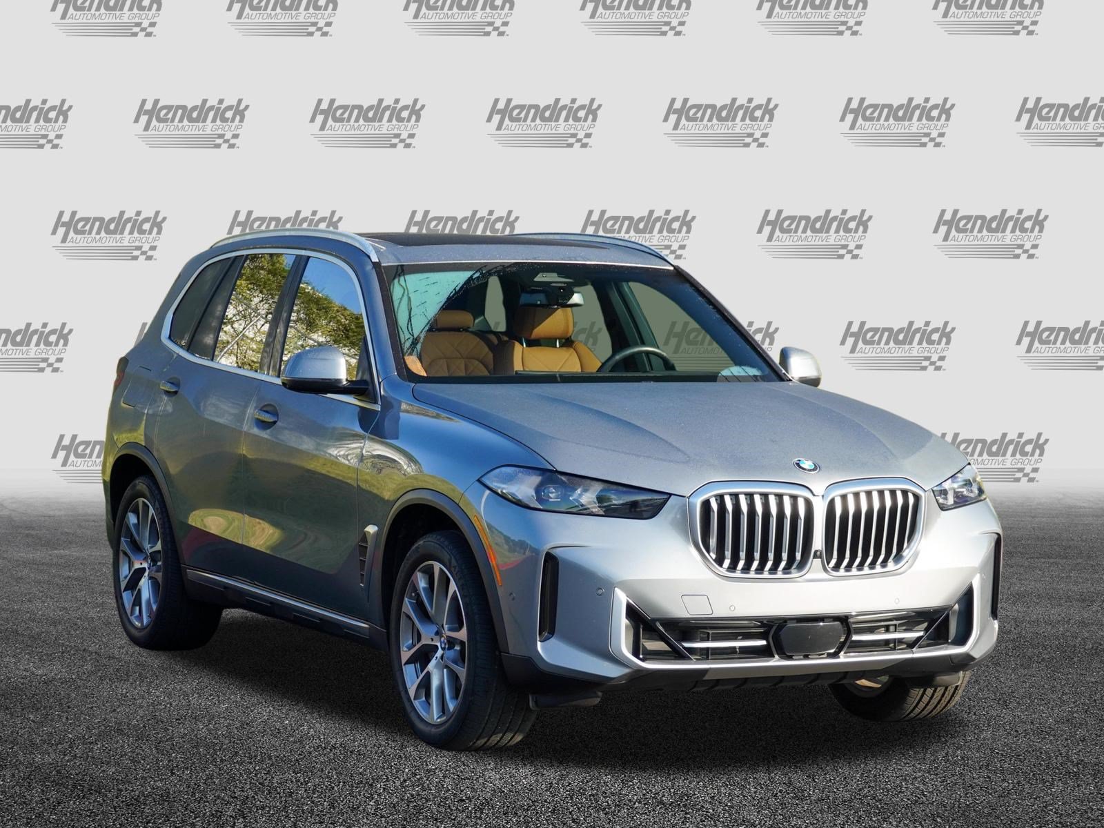 Certified 2024 BMW X5 sDrive40i w/ Parking Assistance Package RWD image 2