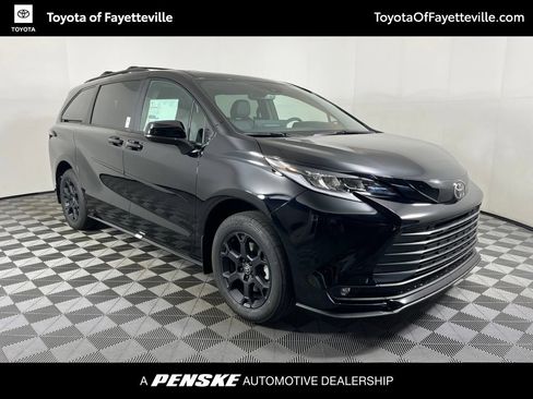New 2026 Toyota Sienna XLE Woodland Edition AWD/4WD image 6